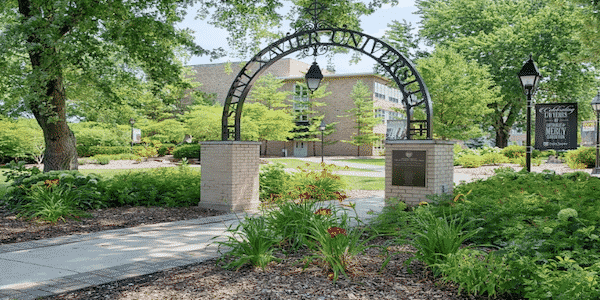 Saint Xavier University BSN Nursing Programs in Chicago